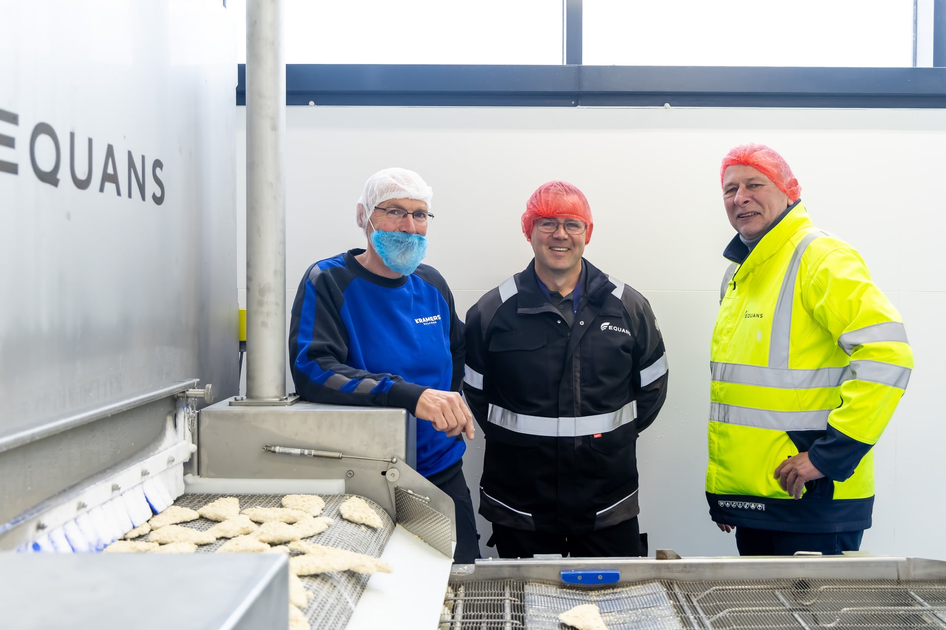 Teun ten Napel, Bert Vos en Chris Muller bij de nieuwe DI-vriezer van Kramers Seafood